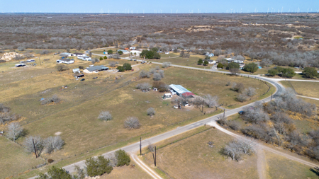 Country Comfort Meets Opportunity on 4.55 Fully Fenced Acres with - image 2