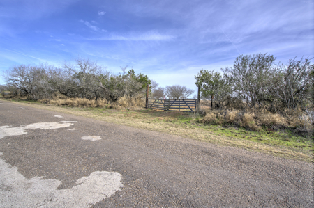 51.6 Acres of Prime Live Oak County Ranch Land - image 6