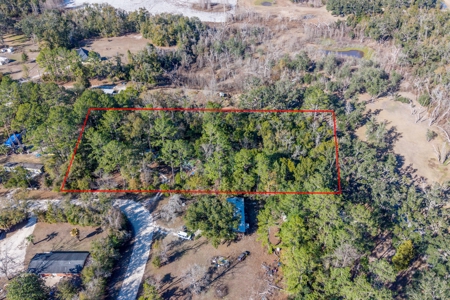 Handyman Special 1.84-Acre Investment Opportunity in Live Oak, FL - image 2