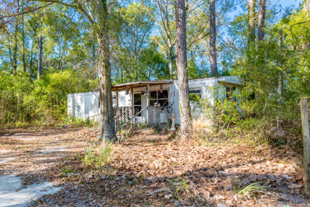 Handyman Special 1.84-Acre Investment Opportunity in Live Oak, FL - image 6