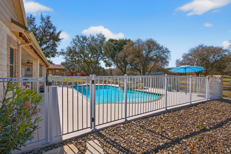 Heather Ridge Beauty | 1 Acre | Saltwater Pool - image 13