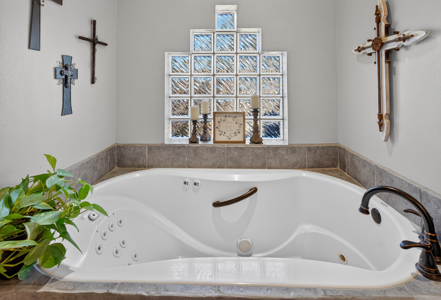 Heather Ridge Beauty | 1 Acre | Saltwater Pool - image 38