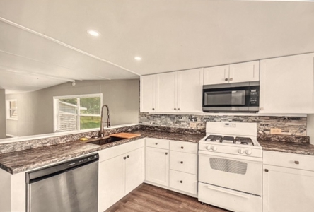 Great Investment Property or Starer Home - image 17