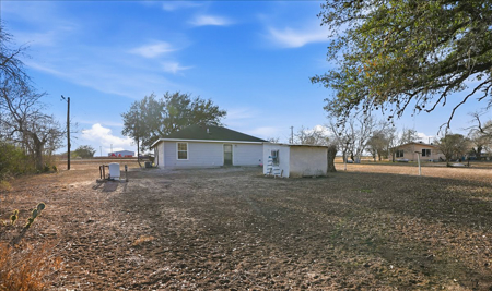 Cozy Country Cottage Between George West & Three Rivers - image 17