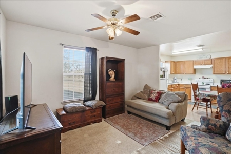 Cozy Country Cottage Between George West & Three Rivers - image 9