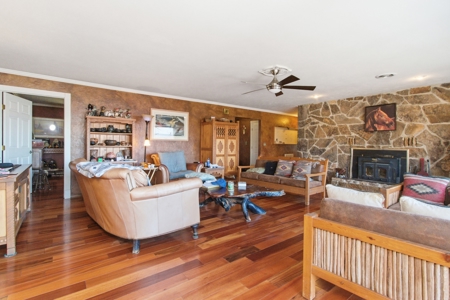 Lake View Home on 7.5 Acres Near Bull Shoals Lake - Pontiac, MO - image 7