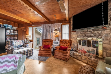 Million Dollar Views of Hilltop Lakes and an 18-hole Golf Course - image 23