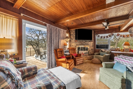 Million Dollar Views of Hilltop Lakes and an 18-hole Golf Course - image 22