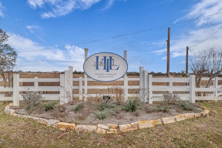 Million Dollar Views of Hilltop Lakes and an 18-hole Golf Course - image 36