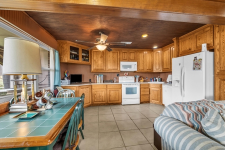 Million Dollar Views of Hilltop Lakes and an 18-hole Golf Course - image 12