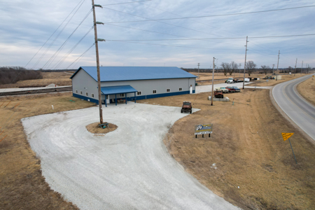 Commercial Building For Sale | South Albia, Iowa - image 3