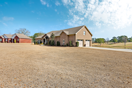 Luxury Golf Course Living in Elba, AL – 4BR Home - image 2