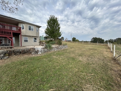 Country Home for sale in Missouri - image 16