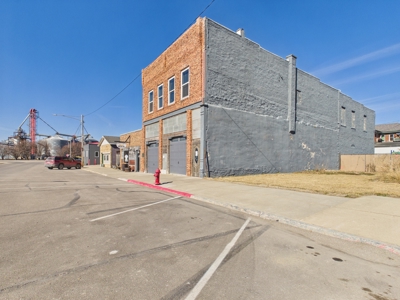 Mixed-Use Investment Opportunity – Bar, Warehouse & 3BR Apartment - image 1