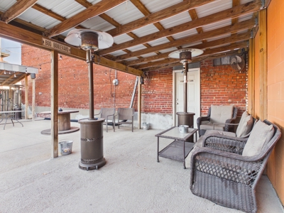 Mixed-Use Investment Opportunity – Bar, Warehouse & 3BR Apartment - image 39