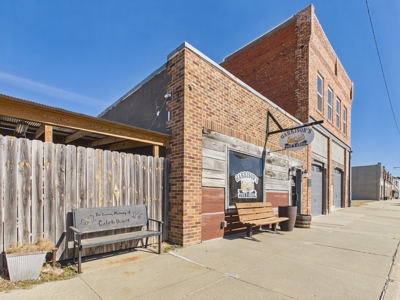 Mixed-Use Investment Opportunity – Bar, Warehouse & 3BR Apartment - image 4