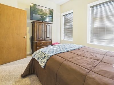 Mixed-Use Investment Opportunity – Bar, Warehouse & 3BR Apartment - image 20