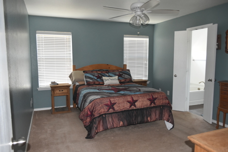 Move-in Ready 3 bed 2 bath Home in Gainesville Texas For Sale - image 22