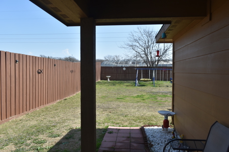 Move-in Ready 3 bed 2 bath Home in Gainesville Texas For Sale - image 16