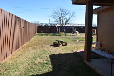 Move-in Ready 3 bed 2 bath Home in Gainesville Texas For Sale - image 5