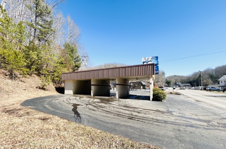 3 Bay Car Wash - High Visibility US-421, McKee, KY - image 3