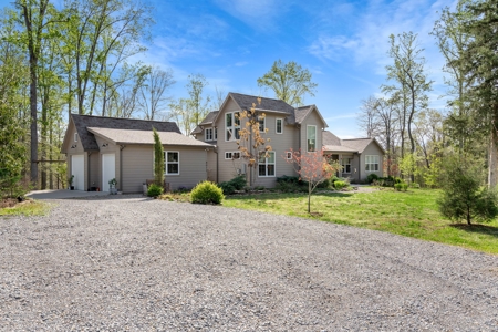 5-Acre Williamson County Home with Creek, Barn & Greenhouse - image 31