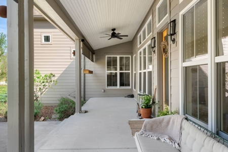 5-Acre Williamson County Home with Creek, Barn & Greenhouse - image 37