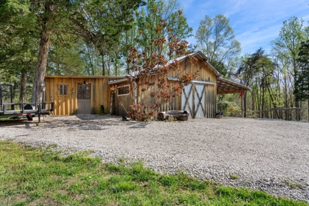 5-Acre Williamson County Home with Creek, Barn & Greenhouse - image 42
