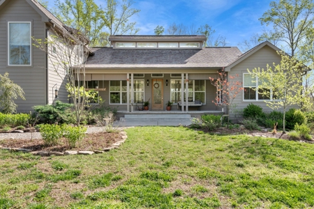 5-Acre Williamson County Home with Creek, Barn & Greenhouse - image 34