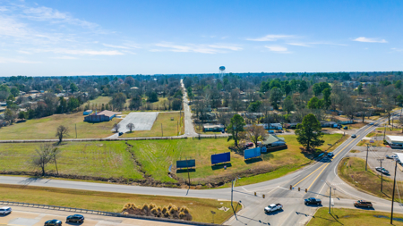 Commercial Property Lot for Franchise - image 2