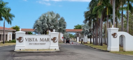 Oceanfront Luxury Residence at PH Las Olas | Vistamar Golf Resort - image 2