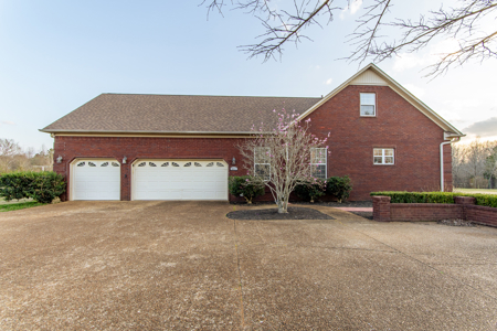 Custom-Built Home and Land for Sale in Huron, TN - image 37