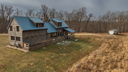 Blufftop Whitetail Estate – 39.21 Acres with Log Home & Whitetail - image 12