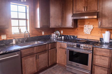 Riverfront Home And Land For Sale In Arkansas - image 10