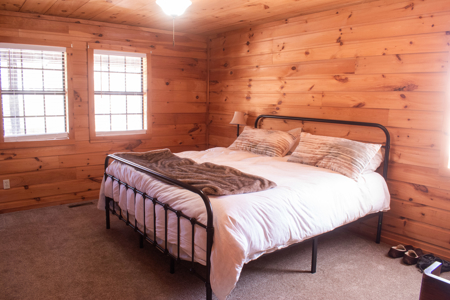 Riverfront Home And Land For Sale In Arkansas - image 12