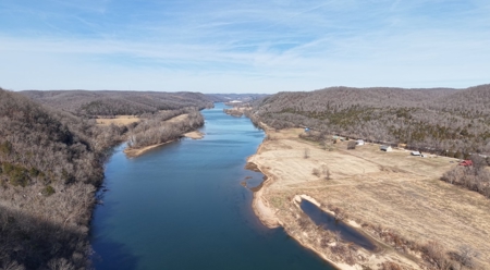 Riverfront Home And Land For Sale In Arkansas - image 3