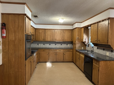 East Texas Home With Shop For Sale - image 6