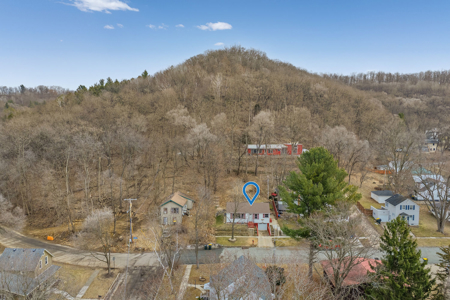 Richland Center Ranch Home For Sale - image 24