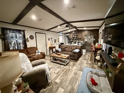 Country Home on 2 ac in East Texas, Metal Shop and Covered Porch - image 16