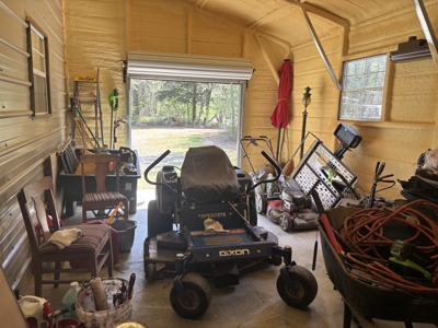 Country Home on 2 ac in East Texas, Metal Shop and Covered Porch - image 33