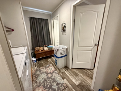 Country Home on 2 ac in East Texas, Metal Shop and Covered Porch - image 4