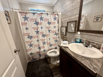 Country Home on 2 ac in East Texas, Metal Shop and Covered Porch - image 7