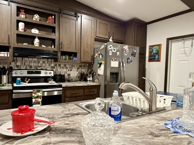 Country Home on 2 ac in East Texas, Metal Shop and Covered Porch - image 18