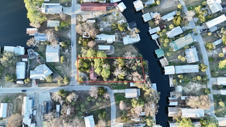 .5 Acre Lot For Sale in Suwannee, FL - image 4