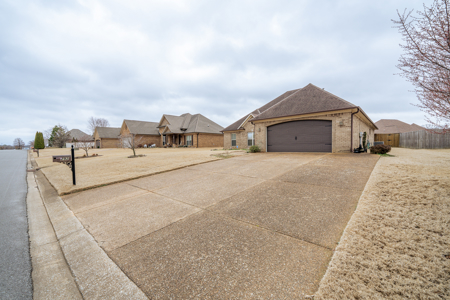 Home for Sale in a Gated Neighborhood of Jackson, TN - image 2