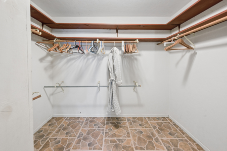 Spacious Living in Williston Highlands – 4,000+ Sq Ft - image 4