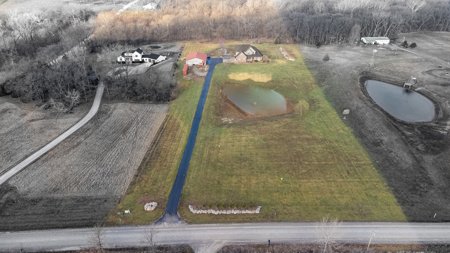 Dream Of Living In The Country But Want Comforts Of Town Living? - image 30