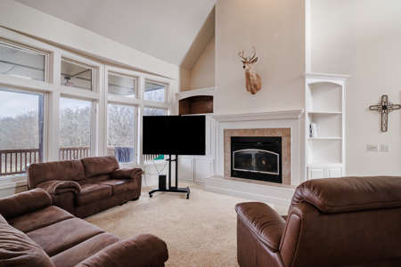 Dream Of Living In The Country But Want Comforts Of Town Living? - image 5