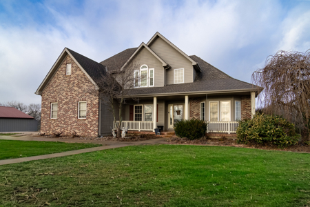 Dream Of Living In The Country But Want Comforts Of Town Living? - image 3