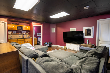 Dream Of Living In The Country But Want Comforts Of Town Living? - image 25